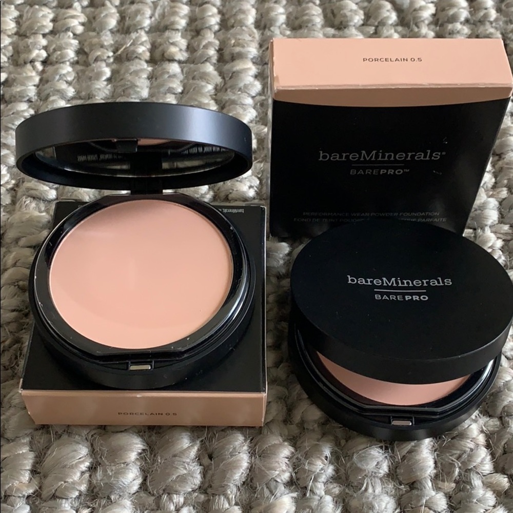BareMinerals BAREPRO powder foundation porecelian